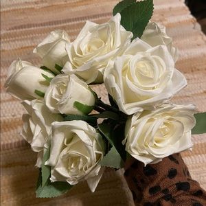 Bouquet of white roses